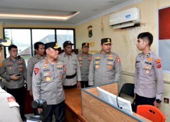 Wakapolri Kunjungi Polres Flores Timur untuk Tinjau Pelayanan SPKT dan Pamapta