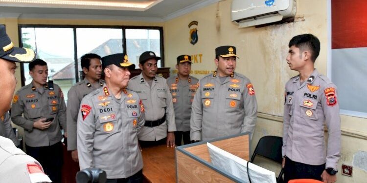 Wakapolri Kunjungi Polres Flores Timur untuk Tinjau Pelayanan SPKT dan Pamapta