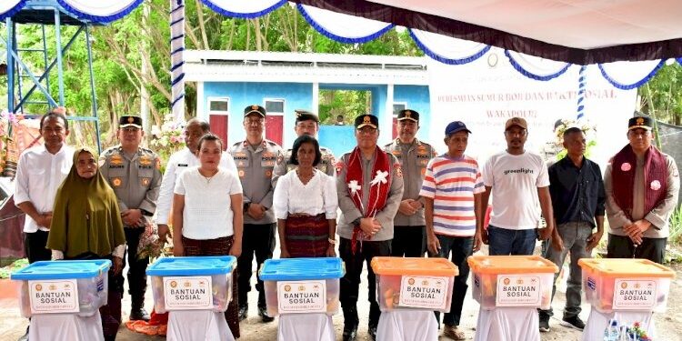 Wakapolri Resmikan Sumur Bor dan Berikan Bantuan untuk Pengungsi Lewotobi