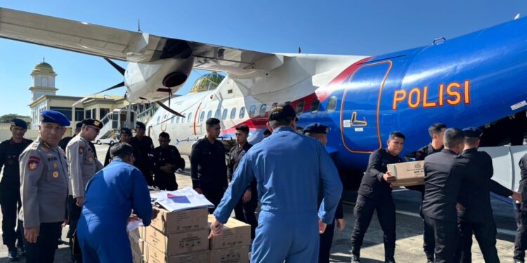 Bantuan 2,5 Ton Logistik dan RON dari Mabes Polri Tiba di Aceh