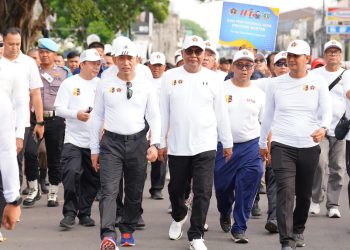 Kapolri Jenderal Listyo Sigit Prabowo Hadiri Acara Jalan Santai PWI di Banten