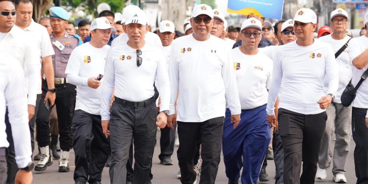 Kapolri Jenderal Listyo Sigit Prabowo Hadiri Acara Jalan Santai PWI di Banten