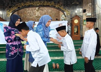 TP PKK HSU Gelar Silaturahmi dengan Anak Panti Asuhan