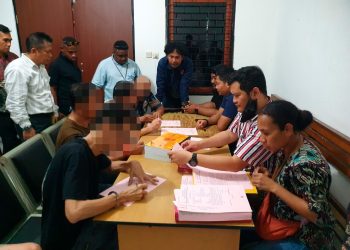 Polda Papua Serahkan Tujuh Tersangka Tambang Emas Ilegal ke Kejaksaan Jayapura