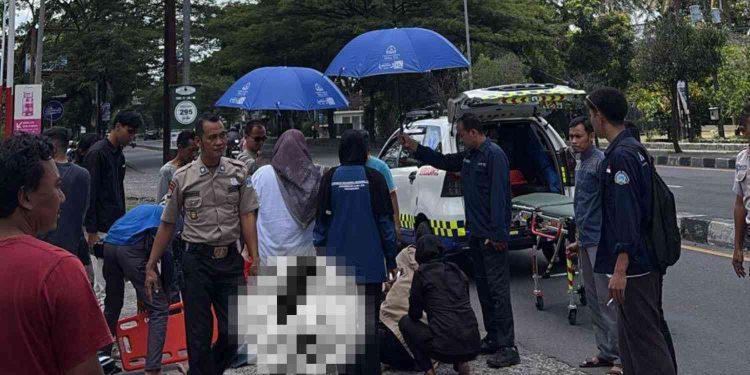 Korban pengendara sepeda motor mengalami luka ringan dan dilarikan ke RS PKU Muhammadiyah Gamping untuk mendapatkan perawatan medis