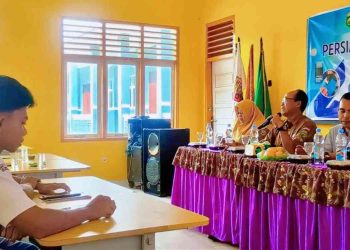 Para siswa SMKN 1 Belitang III mengikuti sosialisasi persiapan Kelas Industri BCA-CMA yang dipimpin langsung oleh jajaran manajemen sekolah dan perwakilan BCA-CMA