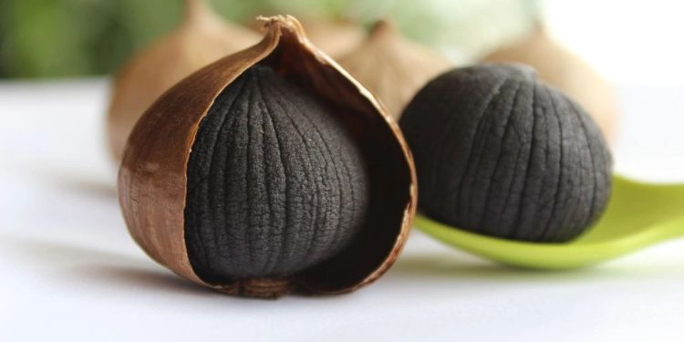 Manfaat Kesehatan Black Garlic yang Semakin Populer