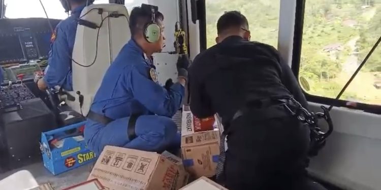Polri Gunakan Airdrop untuk Distribusi Bantuan Banjir di Taput dan Tapteng