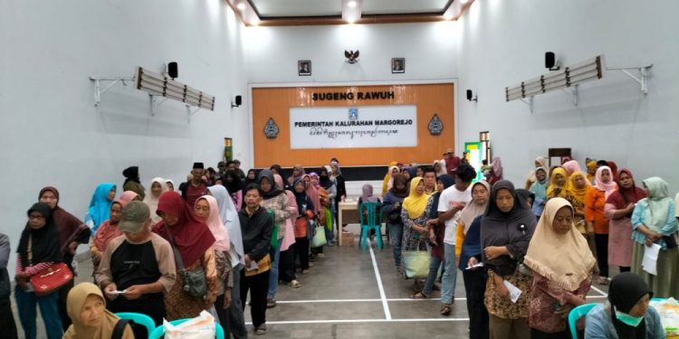 Kalurahan Margorejo Distribusikan BLT Kesra dan Cadangan Pangan kepada 1.253 Warga