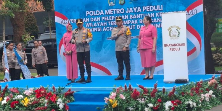 Polda Metro Jaya Salurkan Bantuan Kemanusiaan ke Tiga Provinsi