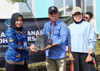 GOW Hulu Sungai Utara dan KPH Balangan Lakukan Penanaman Pohon di RSUD Pambalah Batung