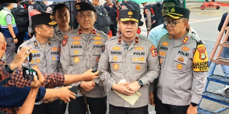 Mabes Polri Kirim 219 Personel dan Logistik ke Sumatera Utara untuk Penanganan Bencana