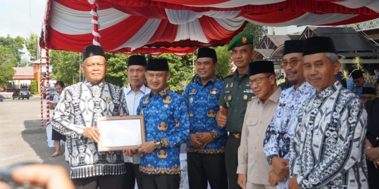 Wali Kota Palangka Raya Raih Penghargaan Baznas Award 2025