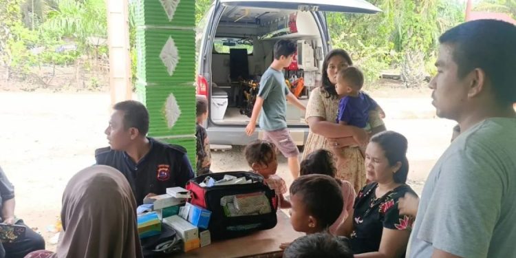 Posko Pengobatan Gratis Dibuka Polres Pasaman Barat untuk Korban Banjir