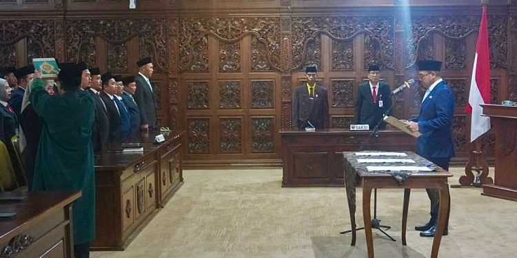 Bupati Batang Lantik Pejabat Baru, Tekankan Pentingnya Meritokrasi