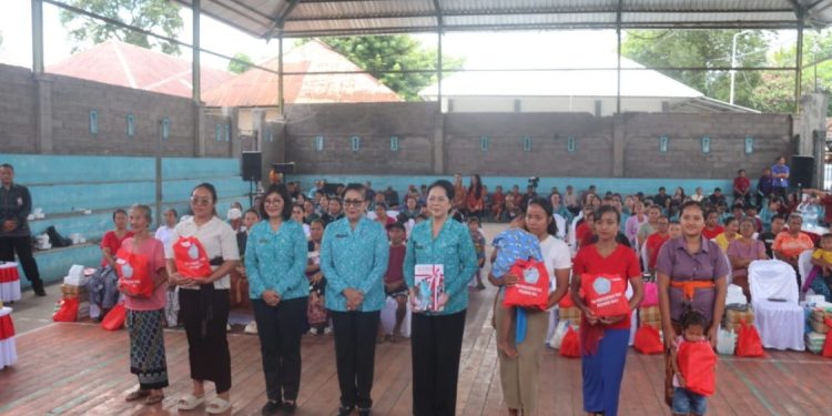 PKK Bali Gelar Aksi Sosial di Desa Petandakan