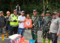 Bupati Tanah Datar Pantau Pengungsian dan Salurkan Bantuan untuk Korban Banjir Bandang