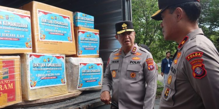 Polda Kalteng Salurkan Bantuan Logistik untuk Korban Bencana di Sumatera