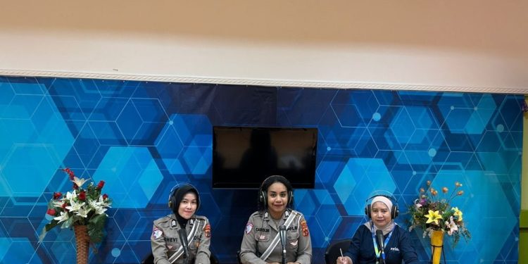 Program “Polantas Menyapa” Ditlantas Polda Papua Bersama RRI Pro 1 Jayapura