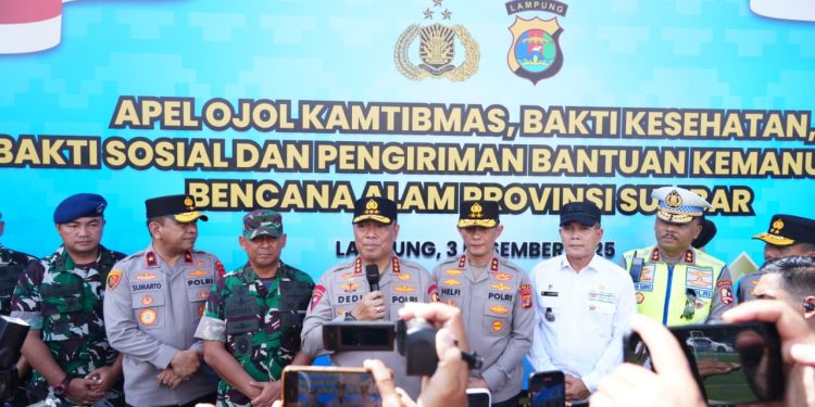 Wakapolri Pimpin Pengiriman Bantuan Kemanusiaan dari Polda Lampung untuk Sumatera