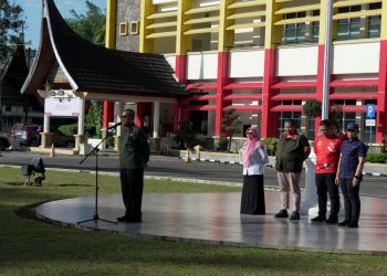 Pemprov Sumbar Kerahkan ASN untuk Bersihkan Dampak Banjir di Padang