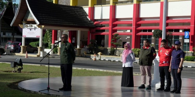 Pemprov Sumbar Kerahkan ASN untuk Bersihkan Dampak Banjir di Padang