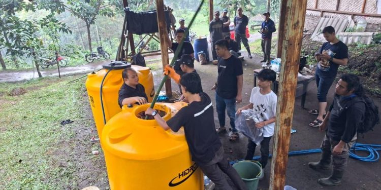 Mantan Narapidana Terorisme dan Petani Pacet Hill Sukses Produksi Pupuk Organik Cair