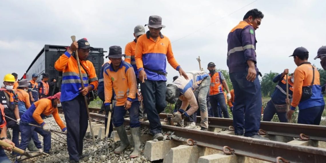 KAI Mempercepat Pemulihan Jalur Kereta di Sumbar, Sumut, dan Aceh Setelah Bencana