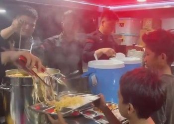 Mobil Dapur Lapangan Brimob Beroperasi di Aceh Tamiang