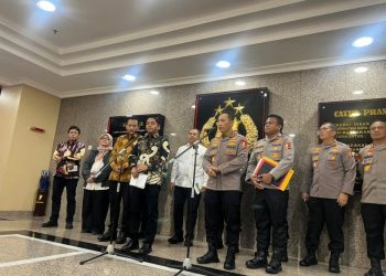 Kapolri Ungkap Temuan Bekas Gergaji pada Kayu di Sumatera