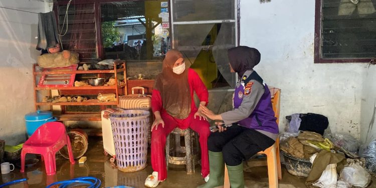 Marlina Wiguna Lumban Tobing Bantu Pandu Helikopter ke Desa Terisolasi di Tapanuli Tengah