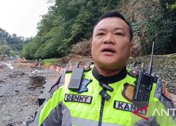 Uji Coba Pembukaan Jalan Lembah Anai untuk Kendaraan Roda Dua Pasca Banjir
