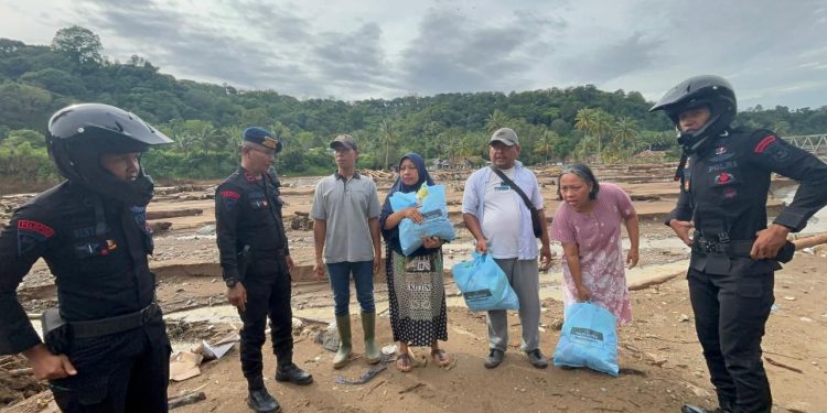 Polda Sumbar Salurkan Bantuan untuk Korban Bencana di Pauh