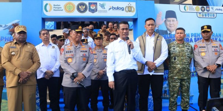 Polda Papua Distribusikan 852 Ton Beras SPHP ke Enam Provinsi, Wakapolri Jamin Ketersediaan Menjelang Libur Akhir Tahun