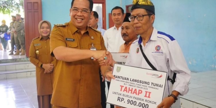 Pemkot Probolinggo Salurkan BLT DBHCHT untuk Perkuat Perlindungan Sosial