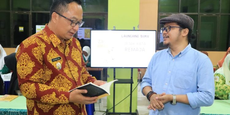 Pemkab Gresik Tingkatkan Literasi Siswa Melalui Buku Antologi Cerpen