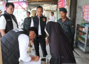 Polisi Beri Teguran pada Pedagang BBM dan LPG di Aceh Barat