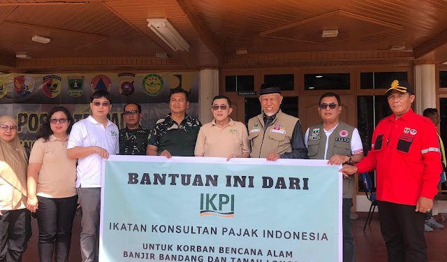 Gubernur Sumbar Terima Bantuan dari IKPI Sumbagteng untuk Korban Bencana