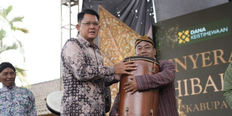 Pemkab Sleman Hibahkan Alat Musik untuk Pelestarian Budaya