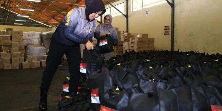 Polri Mempercepat Pengiriman Bantuan ke Tiga Provinsi Terdampak Bencana