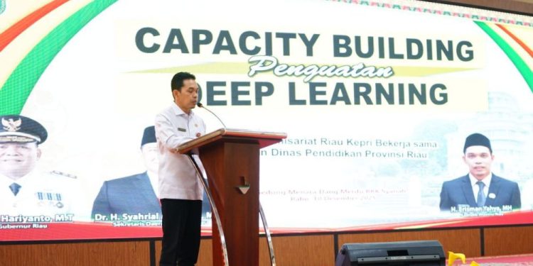 Kepala Dinas Pendidikan Riau Dorong Guru Beradaptasi dengan Era Pembelajaran Baru