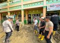 Kapolri Pantau Langsung Pembersihan Sekolah dan Masjid di Aceh Tamiang