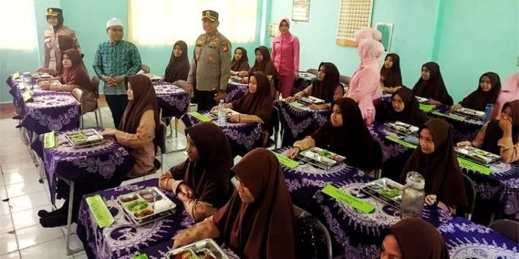 Program Makan Bergizi di Siak Diperluas, 15 Dapur Layani 31 Ribu Pelajar