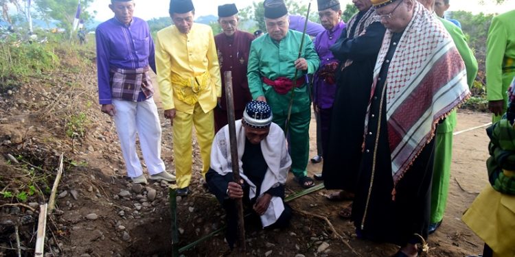Pembangunan Gorontalo Islamic Centre Dimulai dengan Ritual Adat