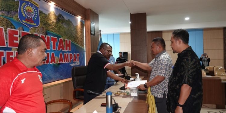 Pemkab Raja Ampat Lakukan Pergantian Pejabat di Dua Posisi Penting