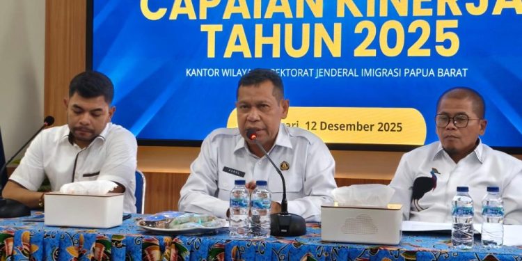 Lima WNA Dideportasi oleh Imigrasi Papua Barat