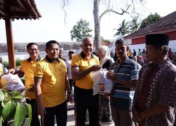 Kepolisian Banten Distribusikan Bantuan Pangan di Serang