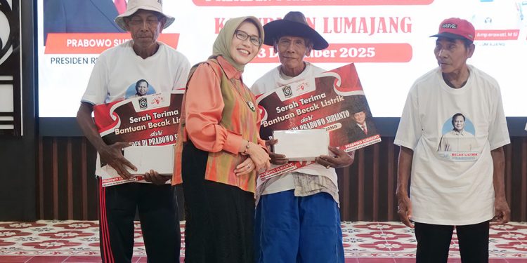 Becak Listrik Dukung Pekerja Lansia di Lumajang