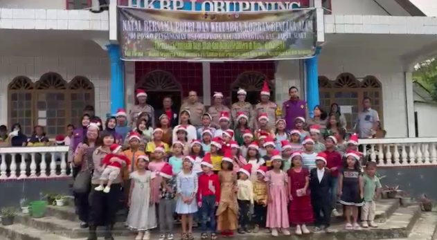 Polri Rayakan Natal Bersama Warga Terdampak Bencana di Tapanuli Utara