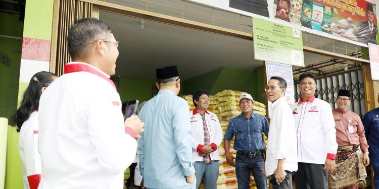 Wali Kota Batam Amsakar Achmad Kunjungi Koperasi Merah Putih di Sagulung
